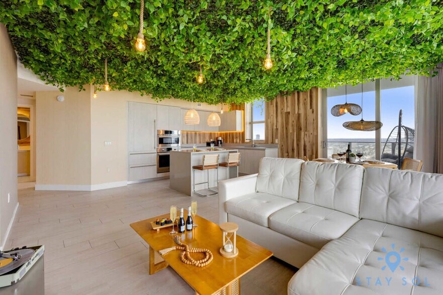 Building Photo - 4010 S Ocean Dr