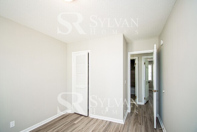 Building Photo - One-level living at its best