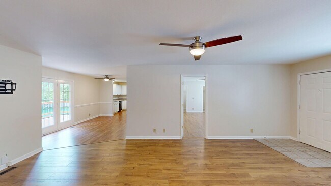 Building Photo - Spacious 3 Bedroom Home in Ashland City!