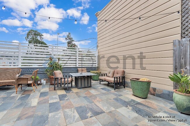 Building Photo - 3104 25th St