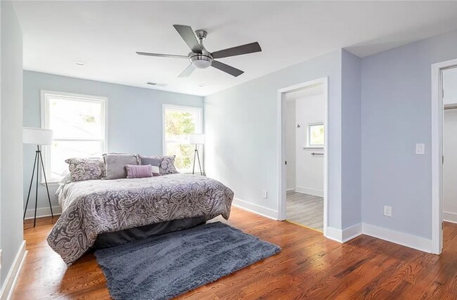 Building Photo - Spacious 5BR/3.5 BA Renovated Home Near Beltline with Off-Street Parking