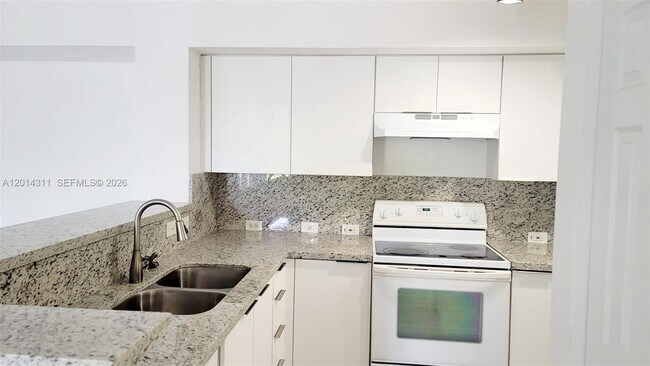 Building Photo - 11155 SW 5th Pl