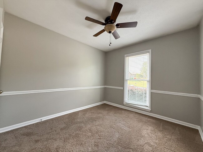 Building Photo - 5001 Sequoia Dr