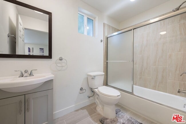 Building Photo - 1444 E 20th St