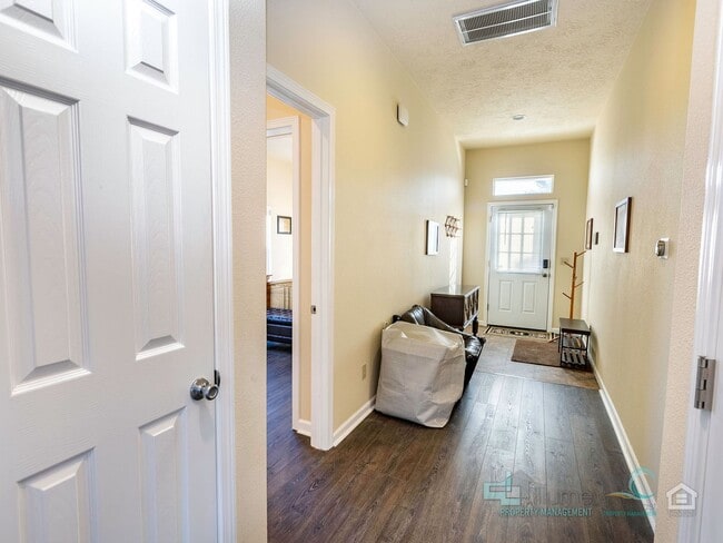 Building Photo - 416 N Downing St