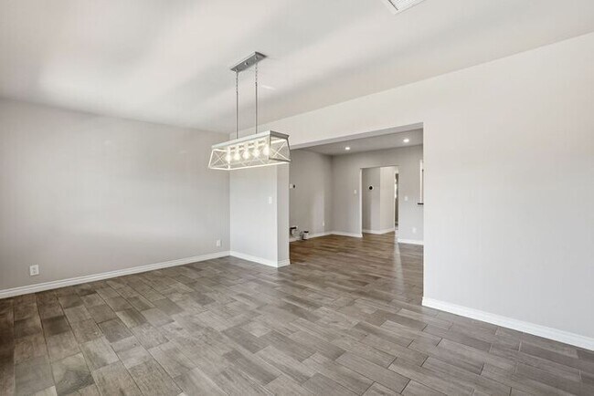 Building Photo - Modern 4 Bedroom, 3 Bathroom Home