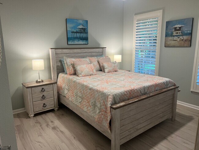 Building Photo - Lovely Furnished Home in The Haven