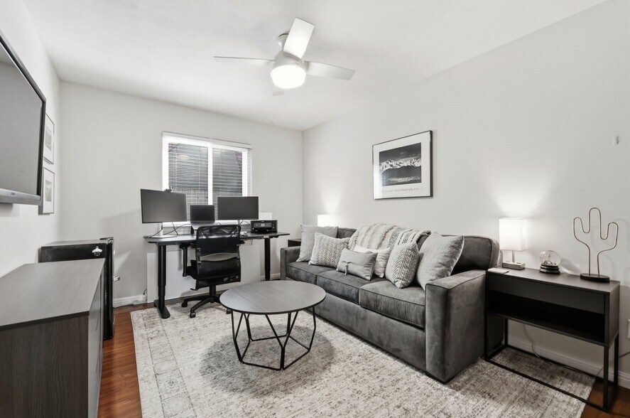Building Photo - 7806 Lowdes Dr
