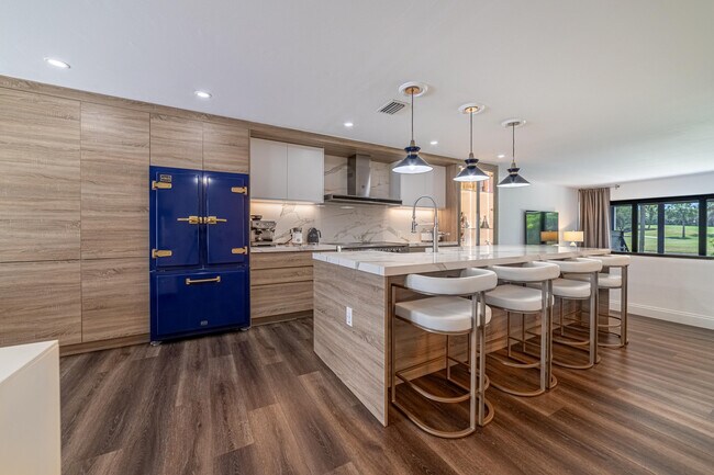 Building Photo - 2451 Presidential Way