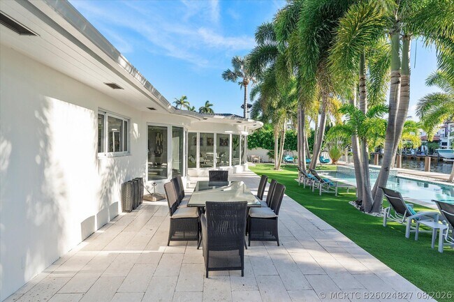 Building Photo - 207 Royal Palm Dr