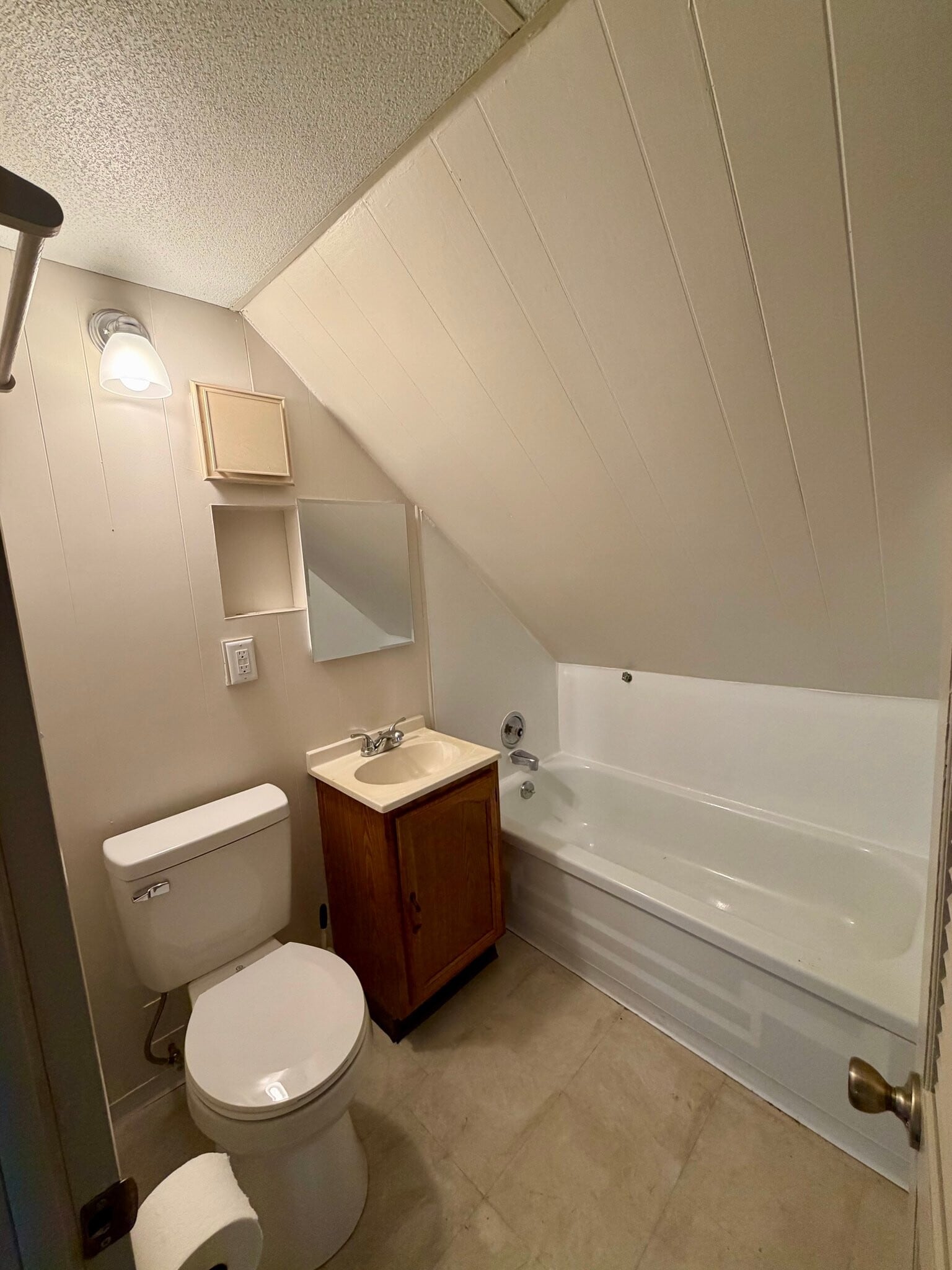 Building Photo - 34 Hereford St