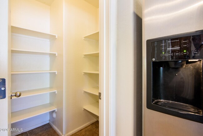 Building Photo - 44640 Yucca Ln