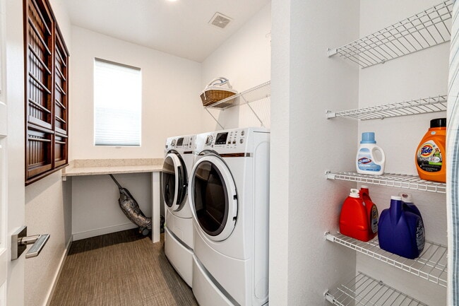 Building Photo - 8881 Southurst St