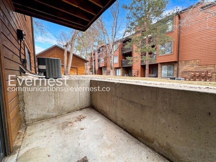 Building Photo - 427 Wright St