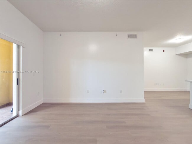 Building Photo - 7200 NW 114th Ave