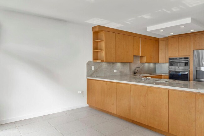 Building Photo - 11930 N Bayshore Dr