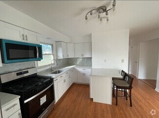 Building Photo - 588 McKinley St