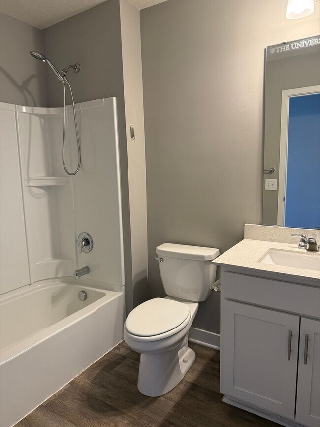 Building Photo - Comfort & Space Await in This Stunning 4BR Dayton Home