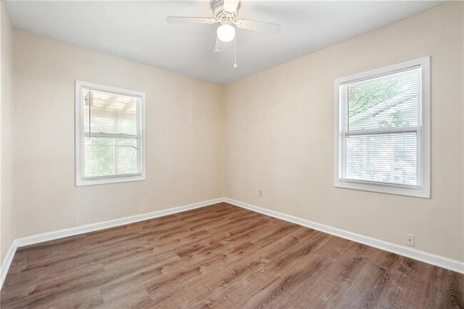 Building Photo - 3237 Gifford St