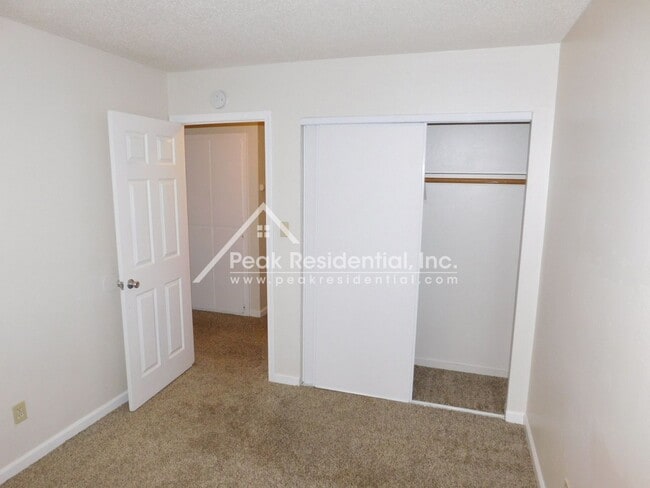 Building Photo - Updated 3bd/1.5ba Rancho Cordova Duplex