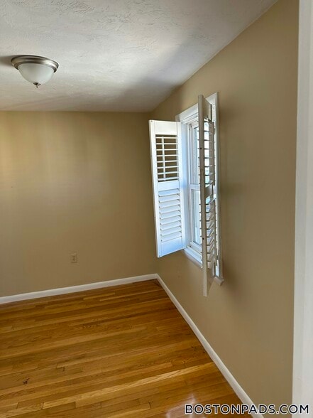 Building Photo - 5 Grimes St