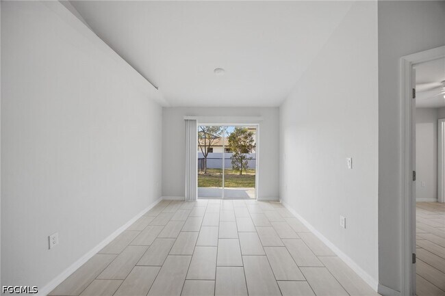 Building Photo - 1426-1428 Cape Coral Pkwy W
