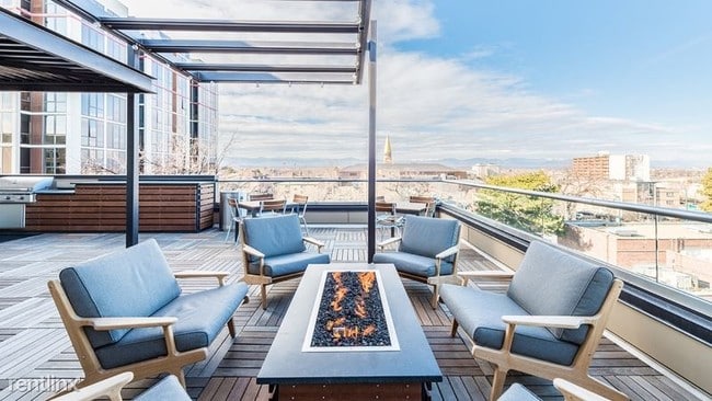 Building Photo - 1911 S Josephine St