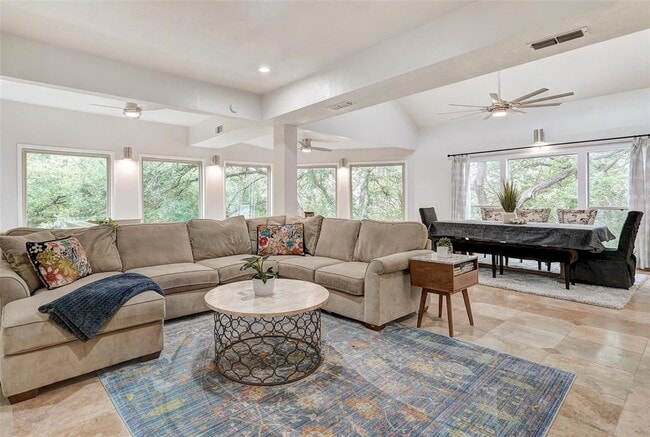 Building Photo - 8804 Mountain Ridge Dr