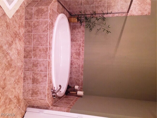 Building Photo - 16550 Goldenrod Ln