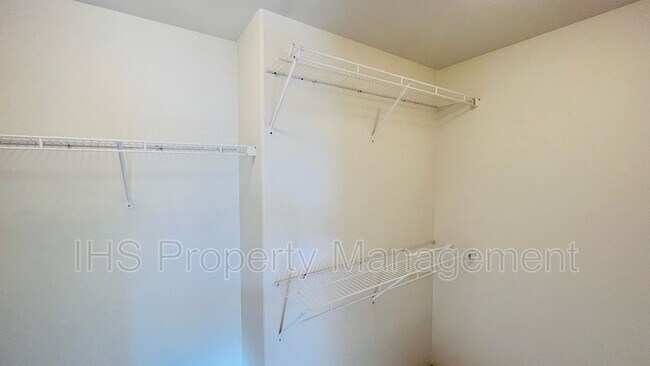 Building Photo - 5131 Milky Way