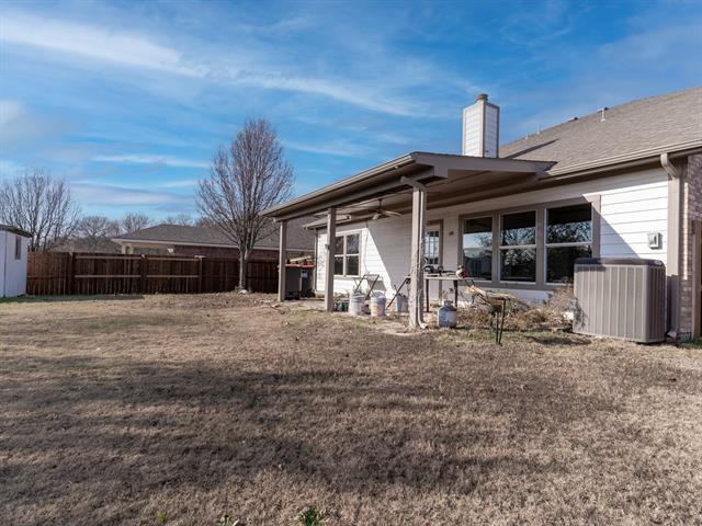 Building Photo - 1733 Elm St