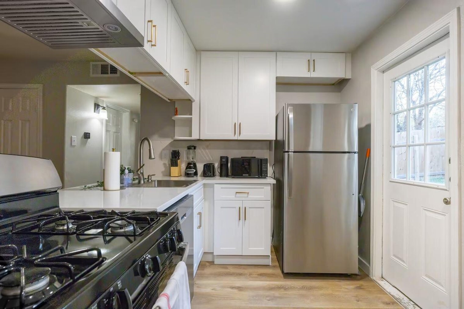 Building Photo - 6302 Manor Rd