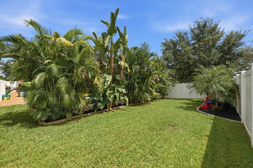 Building Photo - 10519 Whispering Hammock Dr