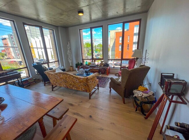 Building Photo - 189 Conover St