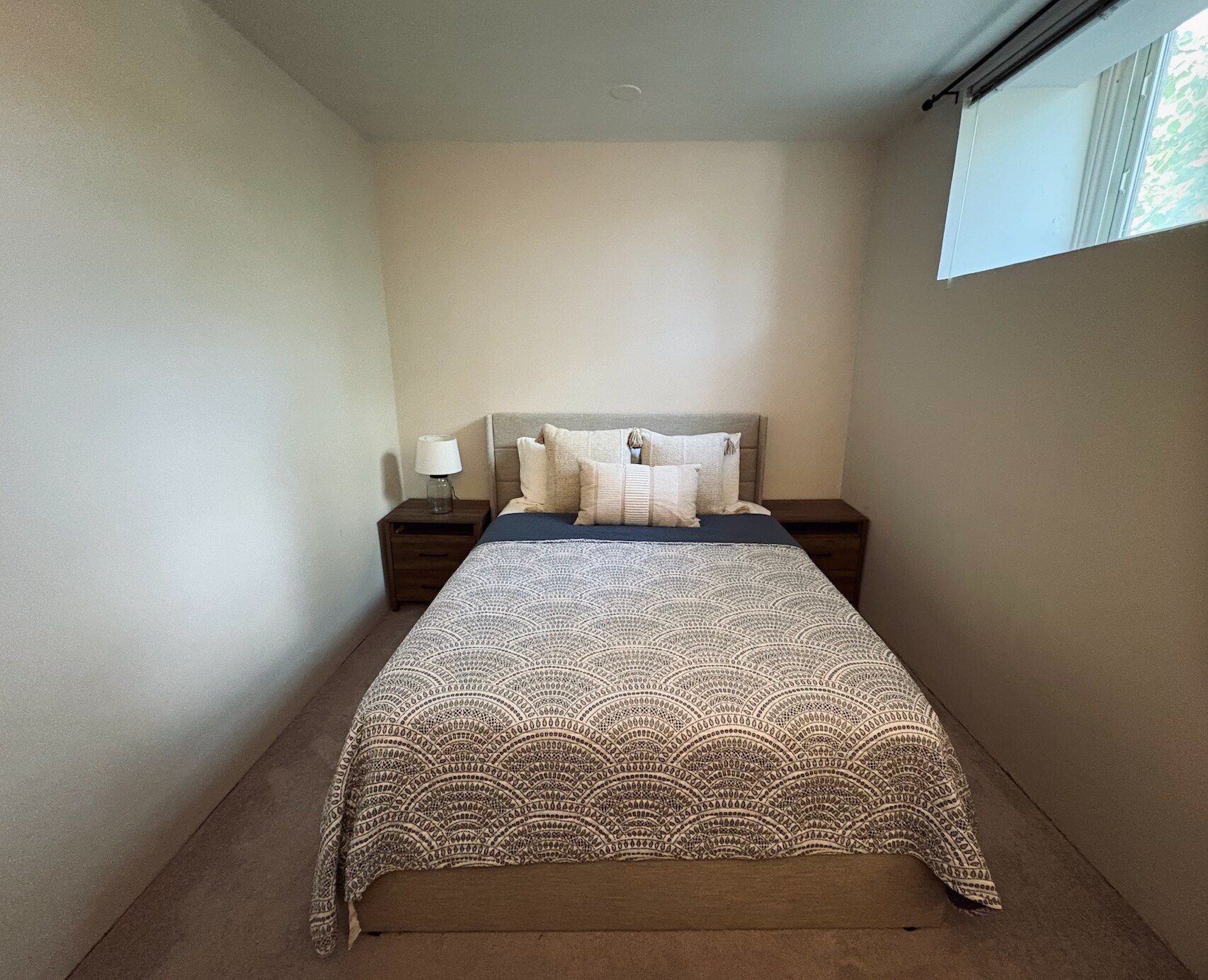 Bedroom - 1906 N Hermitage Ave