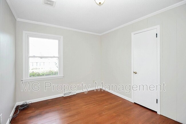 Building Photo - 243 Eden Cir