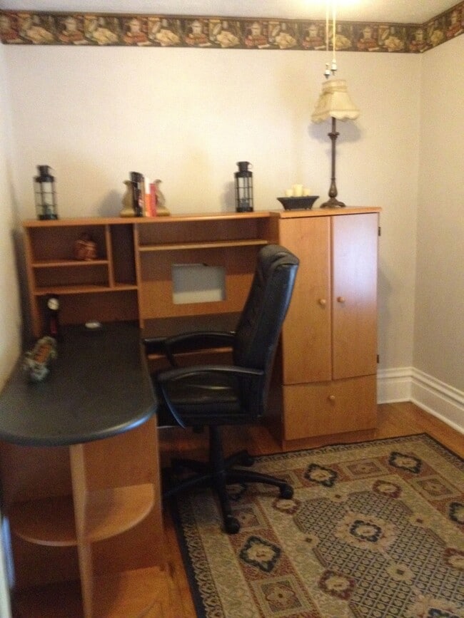 Building Photo - 604 12th Ave