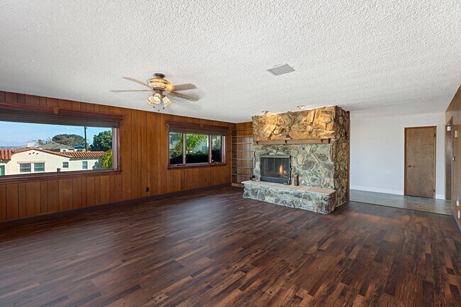 Building Photo - Timeless 4BR/2BA Corner-Lot Home, Perched on the Hills of Ocean Beach. Sweeping Ocean Views