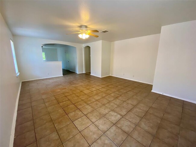 Building Photo - 9001 Kimono Ridge Dr