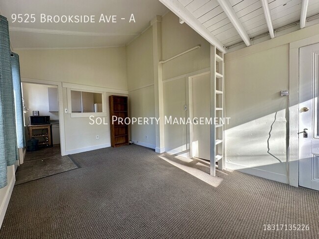 Building Photo - 9525 Brookside Ave