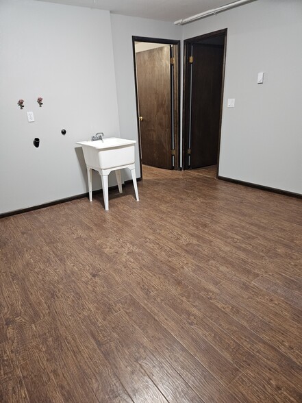 Building Photo - 514 E 25th St