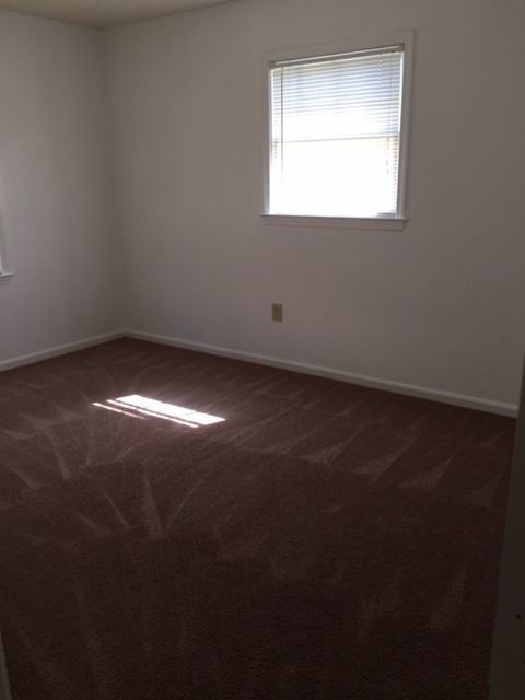 Building Photo - 3 br, 1.5 bath House - 468 Madeline Drive