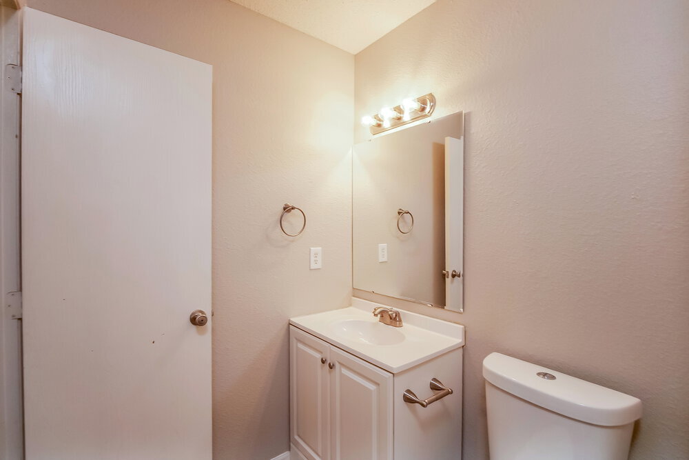 Building Photo - 6113 Longmeadow Dr