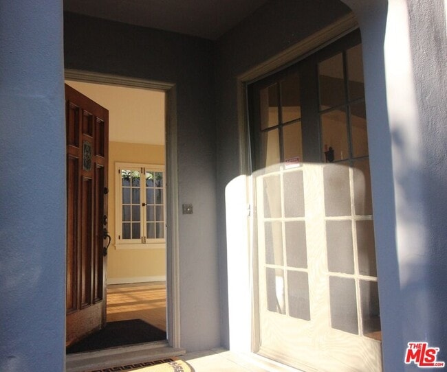 Building Photo - 650 S Gretna Green Way