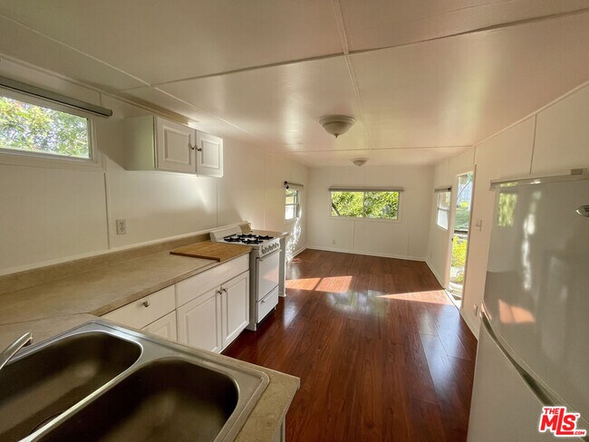 Building Photo - 22500 Monte Vista Dr