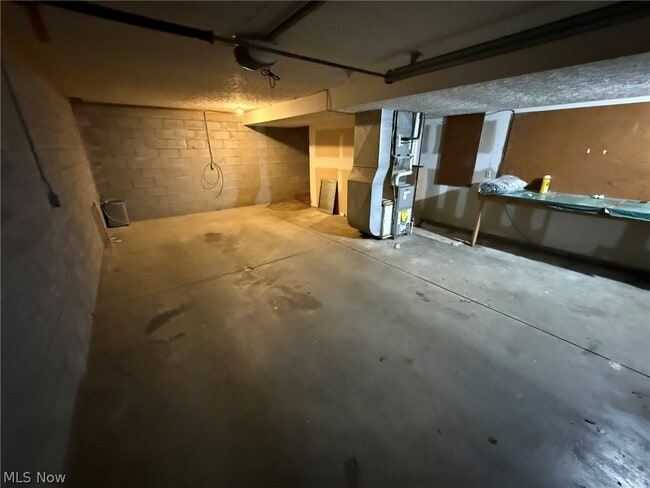 Building Photo - 604 Harger St