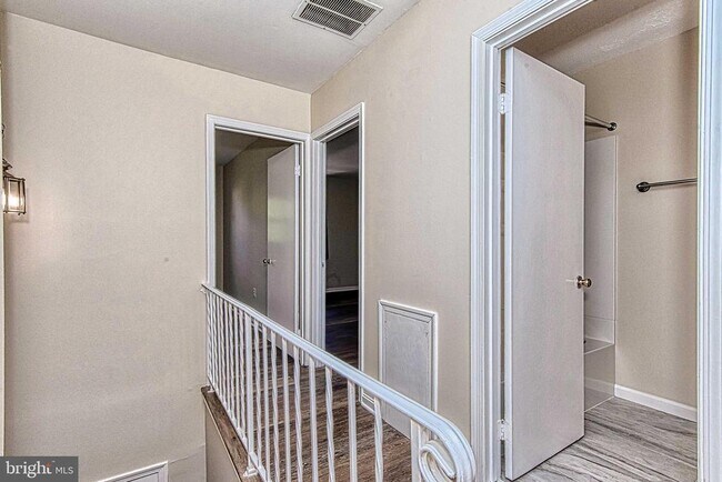Building Photo - 8467 Ivy Glen Ct