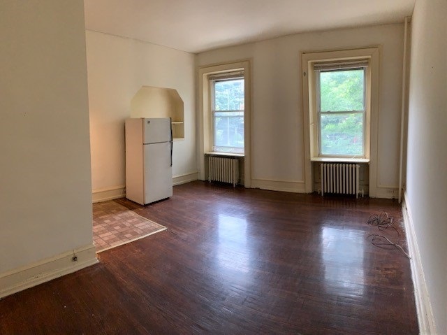 3F - Living Room - 4051 Spruce St