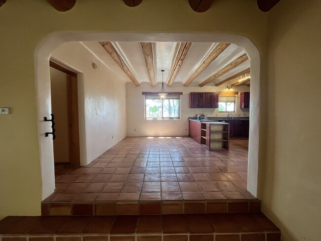 Building Photo - 120 Los Cordovas