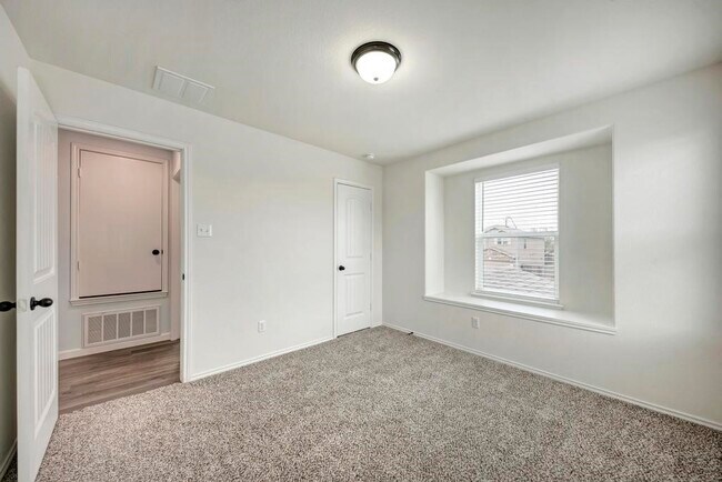 Building Photo - 801 Estes Park